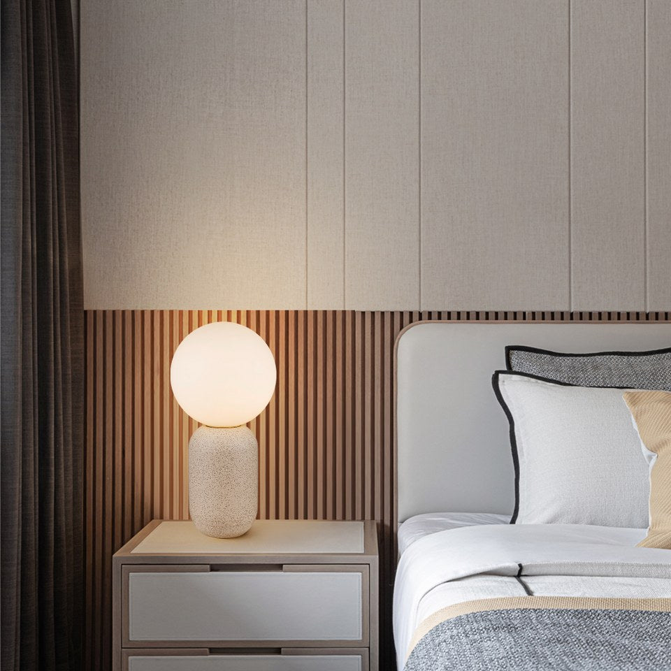 Lampara De Mesa Con Bola De Cristal De Concreto Blanco