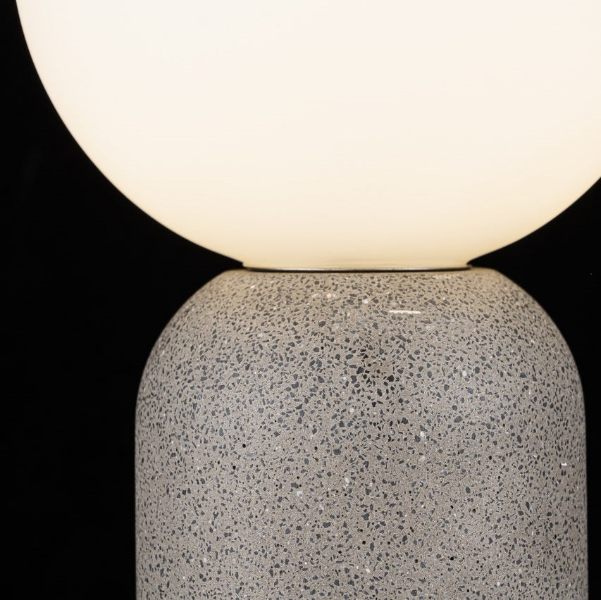 Lampara De Mesa Con Bola De Cristal De Concreto Negro