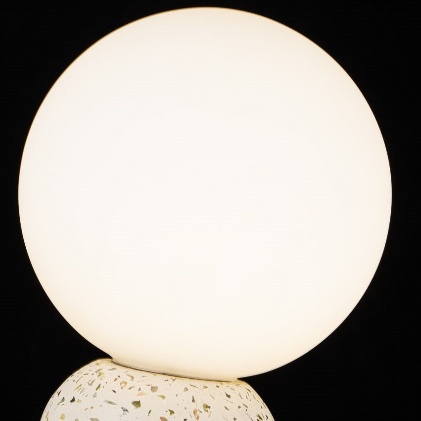 Lampara De Mesa Con Bola De Cristal De Concreto Beige