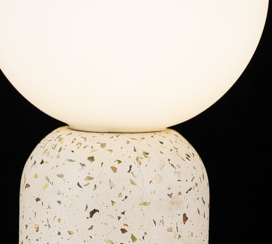 Lampara De Mesa Con Bola De Cristal De Concreto Beige