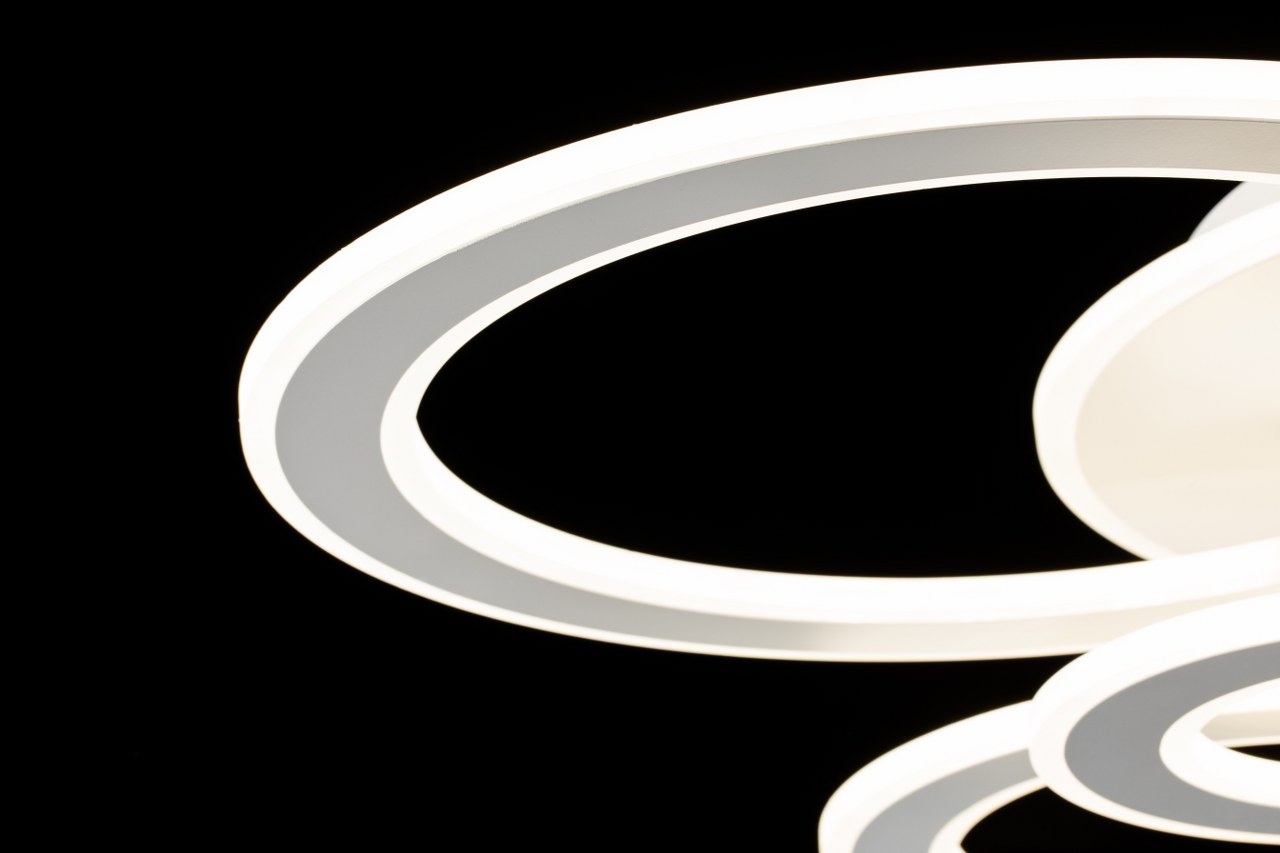 Lampara de 6 Aros Led Integrado CCT Regulable con Mando Blanco